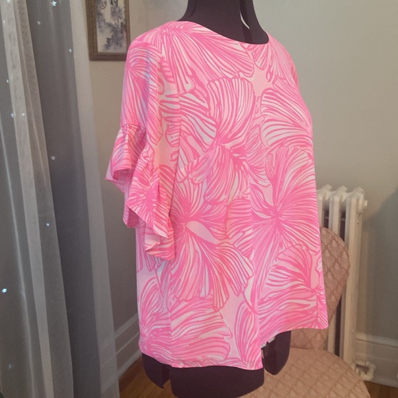 Lilly Pulitzer top 🌴 - Picture 4 of 6